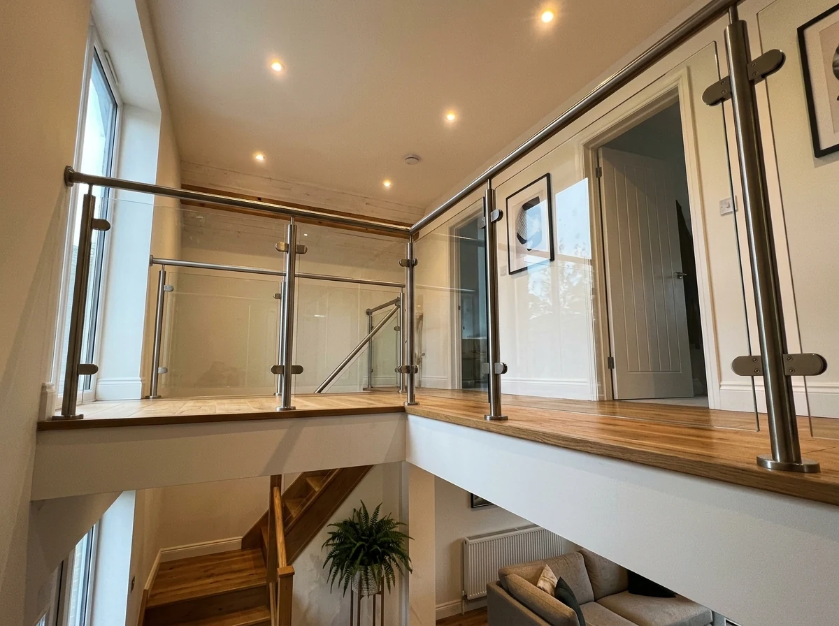 glass-railing-1-chelmsford-chelmsford-glass-balustrades Glass railing fitted to residential staircase in Chelmsford